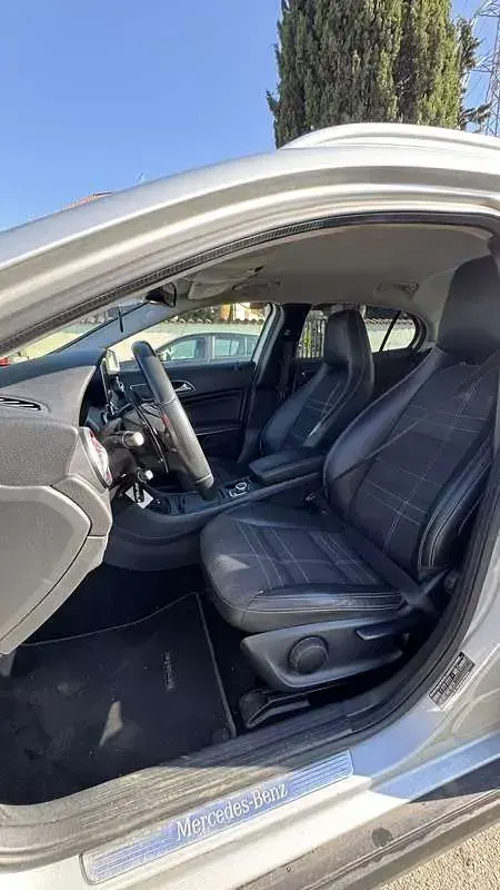 Usata Mercedes GLA200 136 CV (100 kW) 2015 Grigio SUV