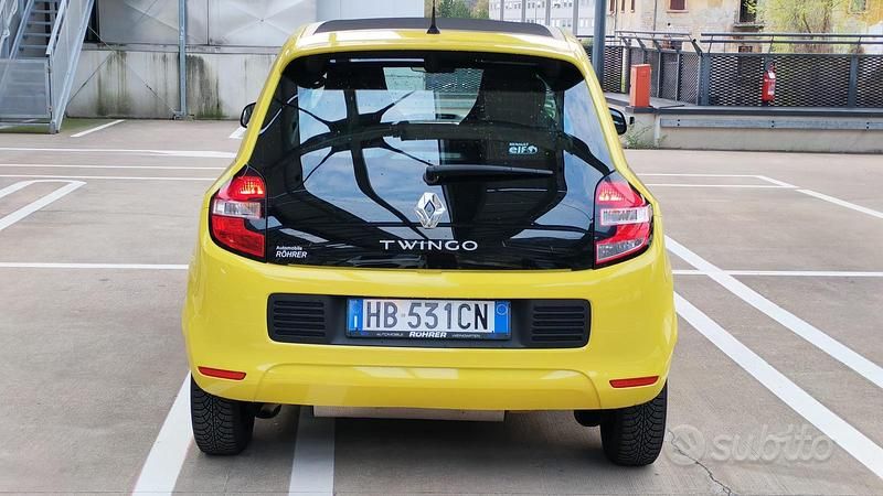 Usata Renault Twingo 90 CV (66 kW) 2015 Giallo Utilitaria