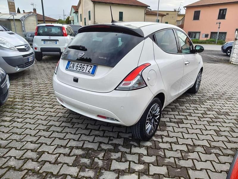 Usata Lancia Ypsilon Gold 69 CV (50 kW) 2023 Neve Utilitaria