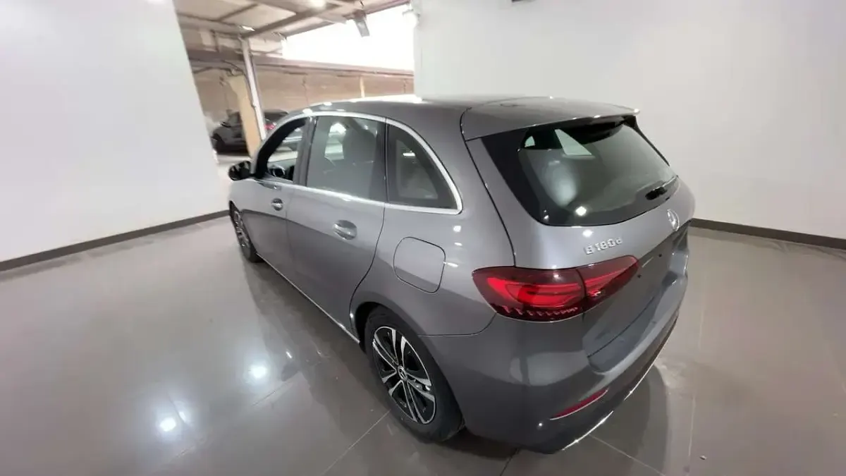 Usata Mercedes B180 Progressive 116 CV (85 kW) 2024 Grigio Utilitaria