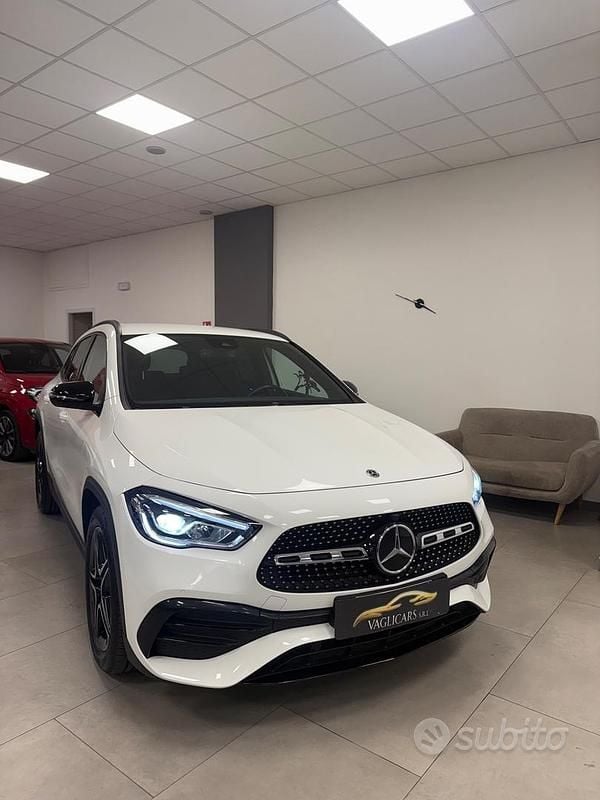 Usata Mercedes GLA200 Premium 149 CV (109 kW) 2023 Bianco SUV