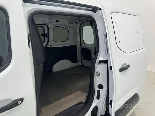 Usata Citroën Berlingo 102 CV (75 kW) 2021 Bianco Monovolume