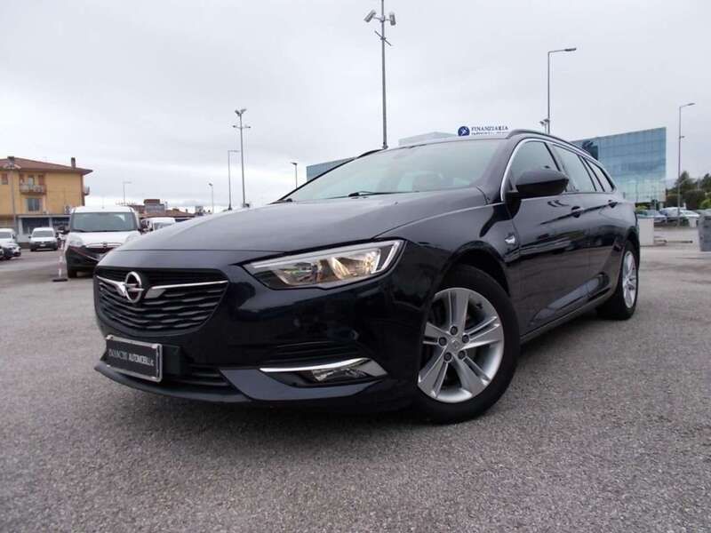 Usata Opel Insignia Business 170 CV (125 kW) 2018 Blu/azzurro Station wagon