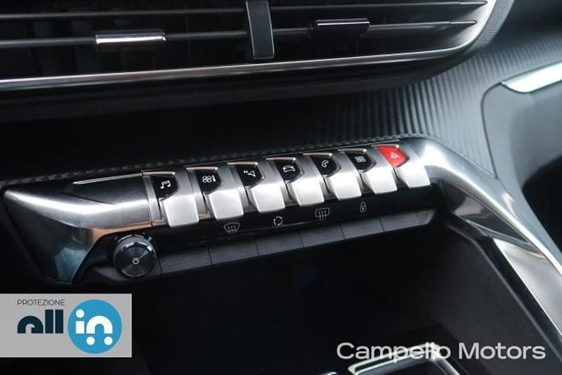 Usata Peugeot 3008 Allure 131 CV (96 kW) 2021 Rosso SUV