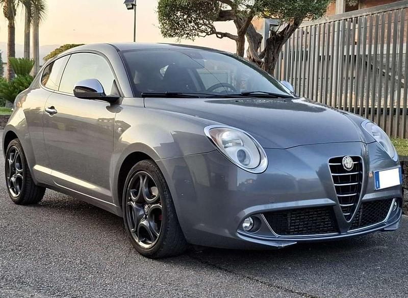 Grigio Usata 2010 Alfa Romeo MiTo Due volumi | 3190 € (Buon prezzo) - Immagine 1/4