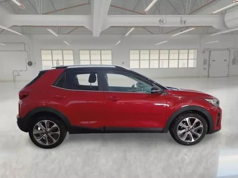 Używany Kia Stonic 119 KM (87 kW) 2019 Czerwony SUV