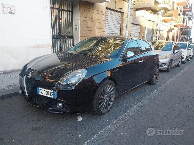 Nero Usata 2015 Alfa Romeo Giulietta Tre volumi | 8500 € (Buon prezzo) - Immagine 1/4