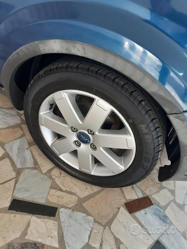 Usata Ford Fusion Titanium 80 CV (58 kW) 2009 Blu Berlina