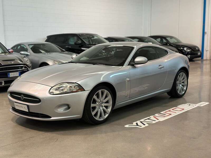 Argento Usata 2007 Jaguar XK Coupé | 26.990 € (Buon prezzo) - Immagine 1/4