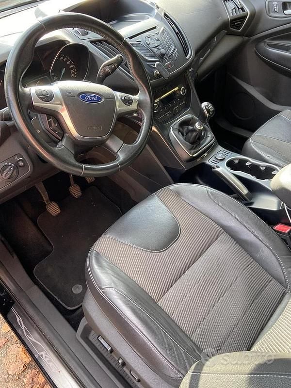 Usata Ford Kuga Titanium 150 CV (110 kW) 2015 Nero SUV