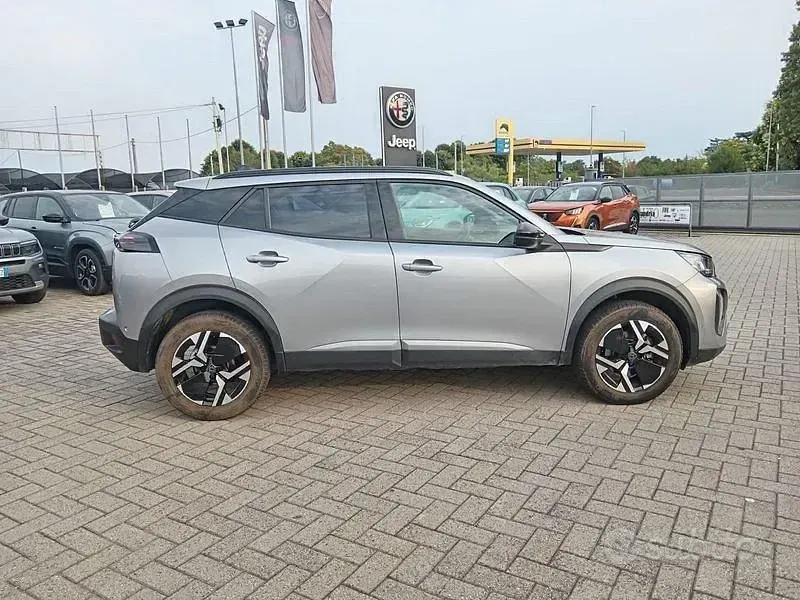 Usata Peugeot 2008 Allure 131 CV (96 kW) 2024 Grigio SUV
