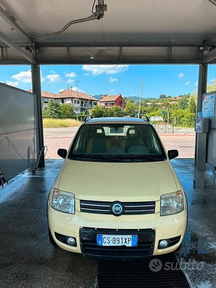 Usata Fiat Panda 4x4 60 CV (44 kW) 2005 Giallo Utilitaria