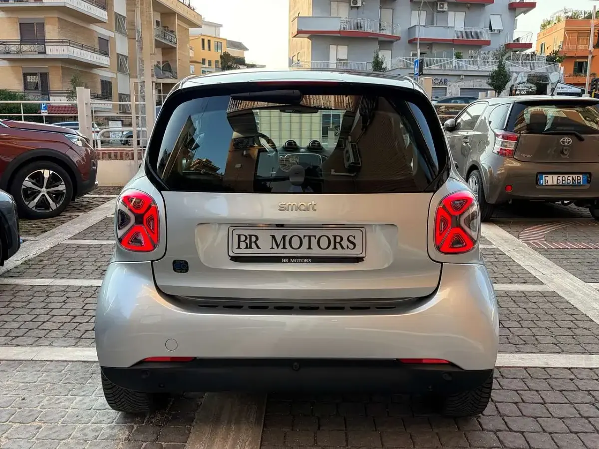 Usata Smart ForTwo Coupé Passion 41 kW (56 CV) 2020 Argento Utilitaria