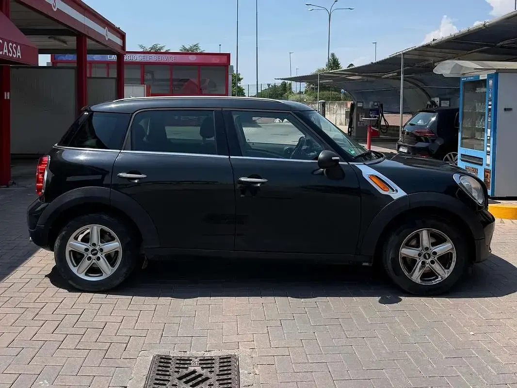 Usata Mini One D 90 CV (66 kW) 2014 Nero Utilitaria