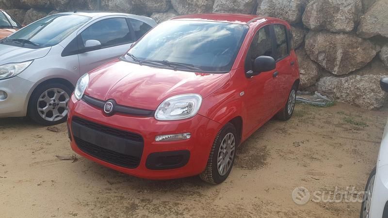 Usata Fiat Panda Lounge 69 CV (50 kW) 2019 Rosso Berlina