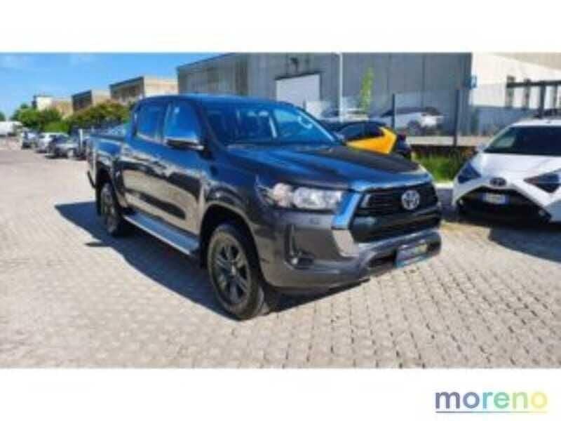 Usata Toyota HiLux Lounge 150 CV (110 kW) 2023 Grigio Pick-up