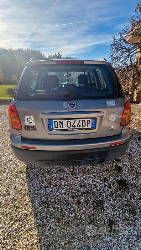 Usata Fiat Sedici 120 CV (88 kW) 2008 Grigio SUV