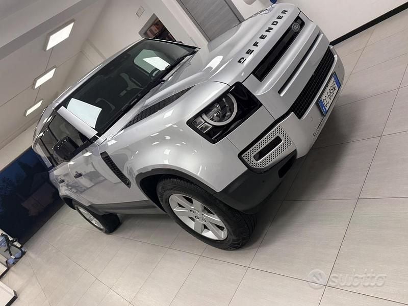 Occasion Land Rover Defender First Edition 241 ch (177 kW) 2021 Gris SUV