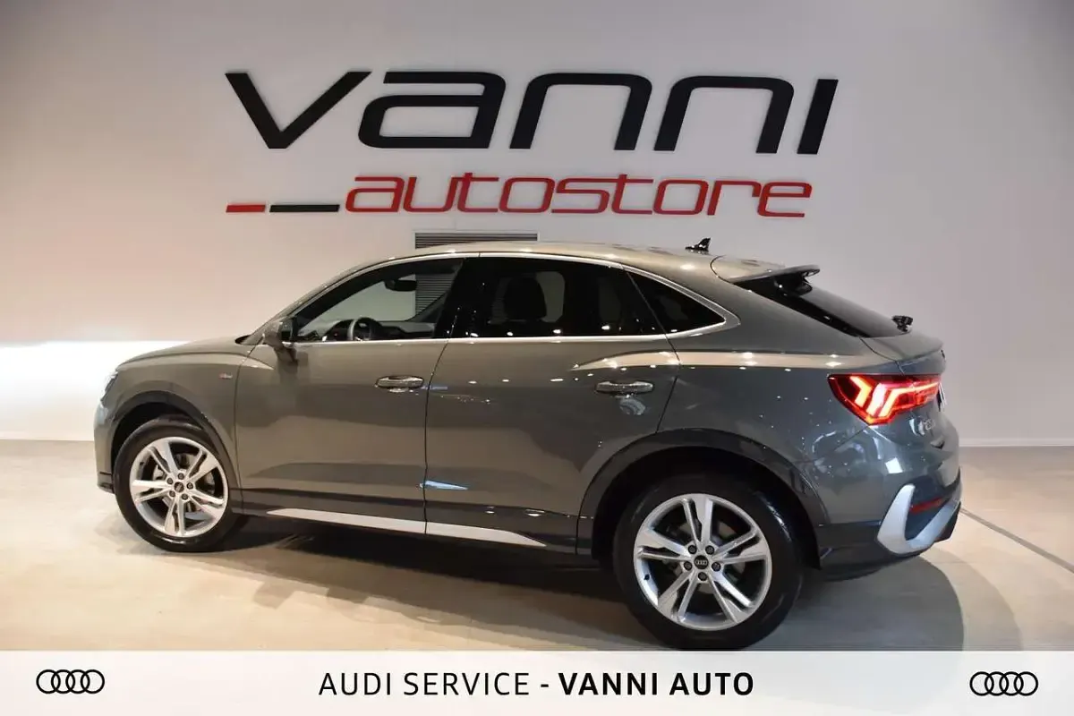 Usata Audi Q3 Sportback 150 CV (110 kW) 2025 Grigio SUV