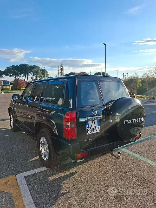 Usata Nissan Patrol 160 CV (117 kW) 2006 Nero SUV