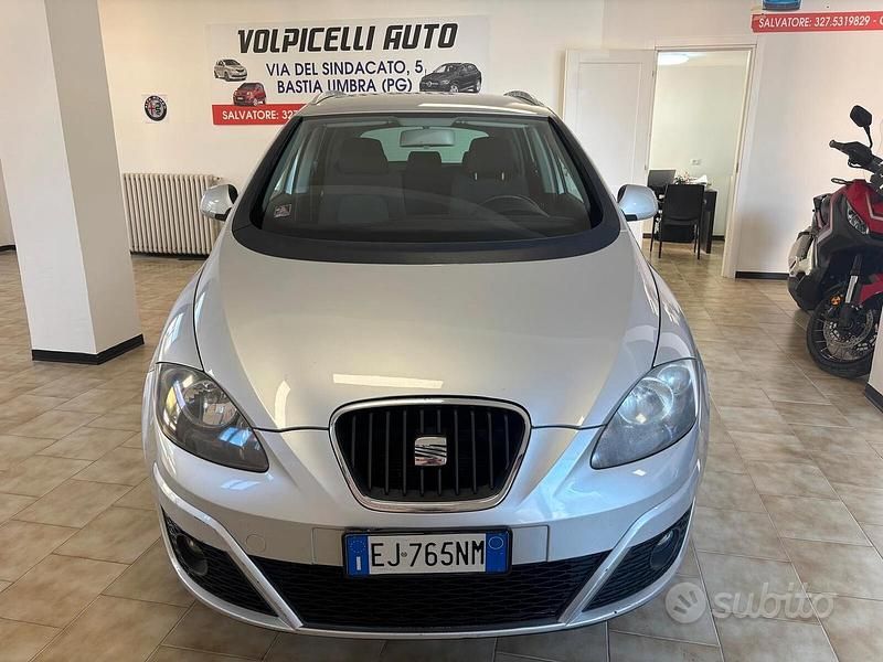 Grigio Usata 2011 Seat Altea Monovolume | 4700 € (Buon prezzo) - Immagine 1/4