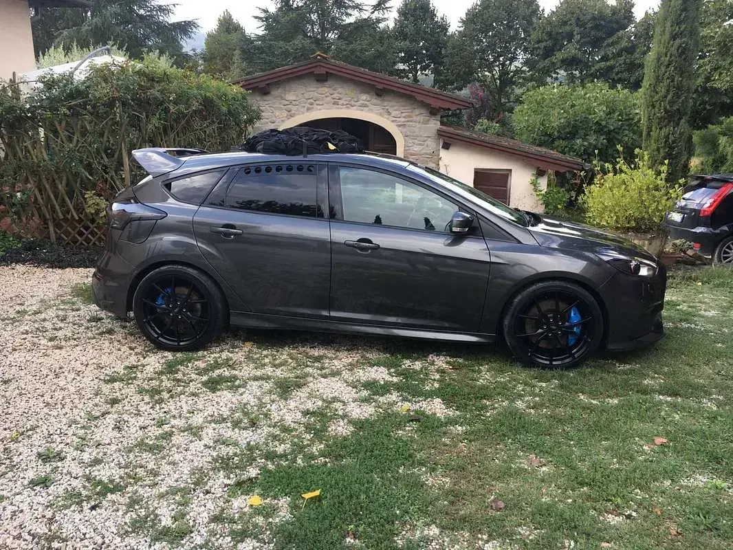 Usata Ford Focus RS 351 CV (258 kW) 2017 Grigio Berlina