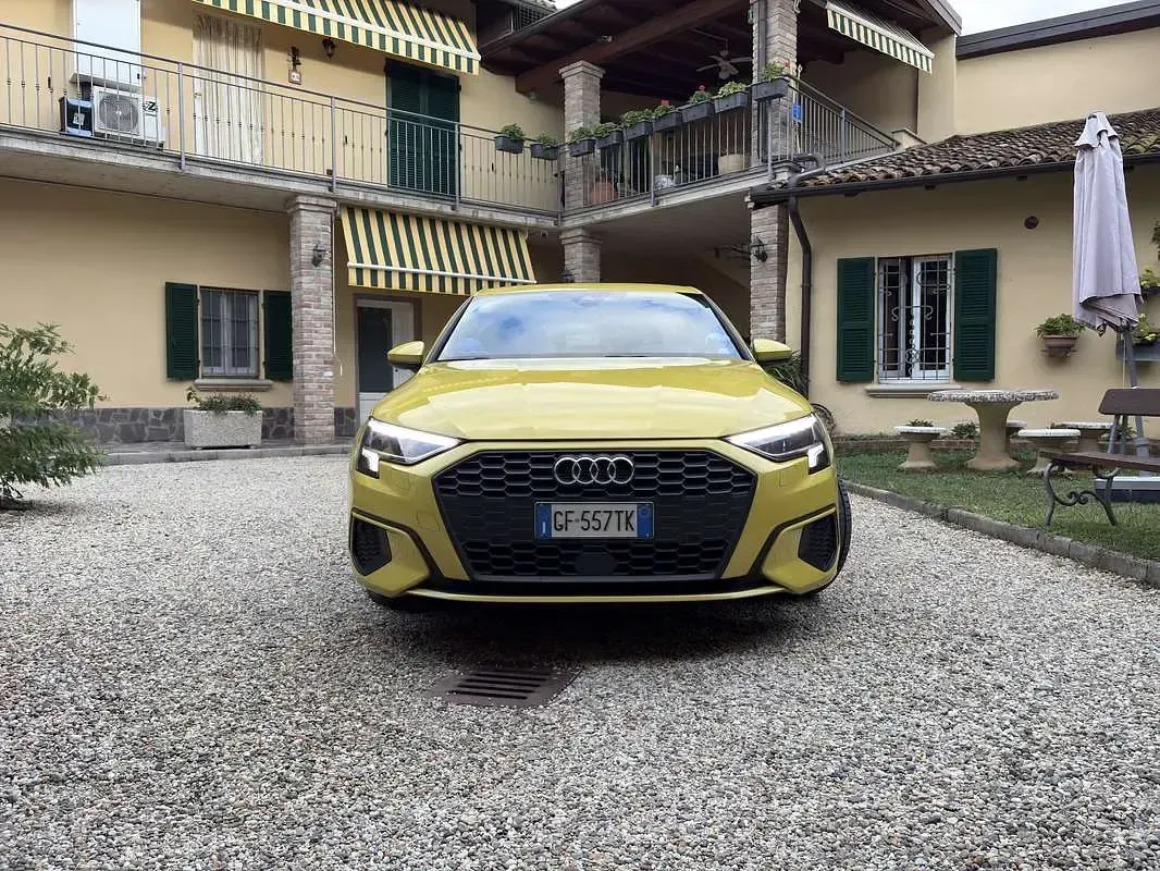 Usata Audi A3 Ambiente 150 CV (110 kW) 2021 Giallo Berlina