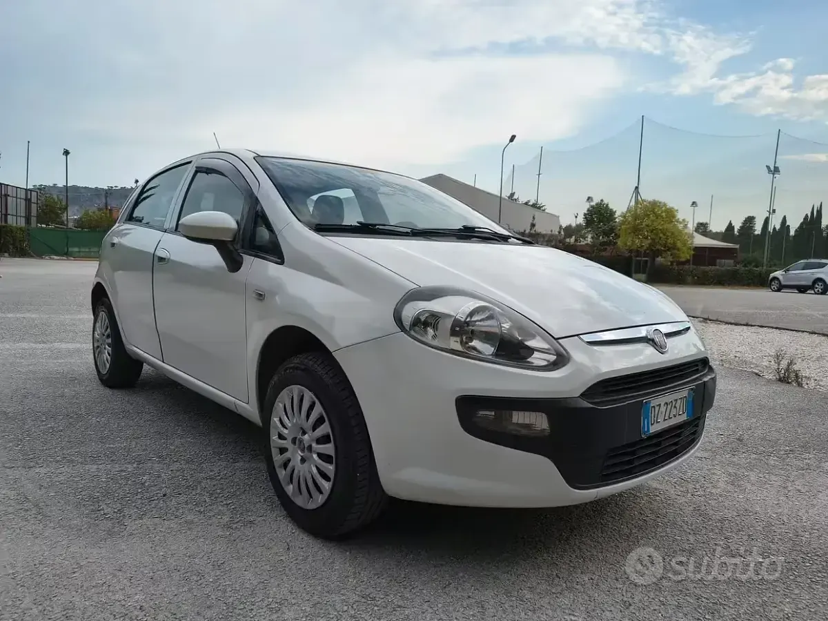 Usata Fiat Punto Evo 70 CV (51 kW) 2009 Bianco Utilitaria