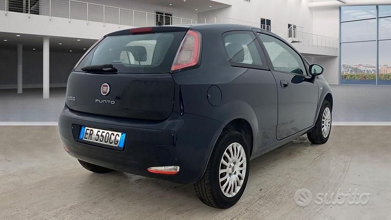 Usata Fiat Grande Punto 77 CV (56 kW) 2011 Blu Utilitaria