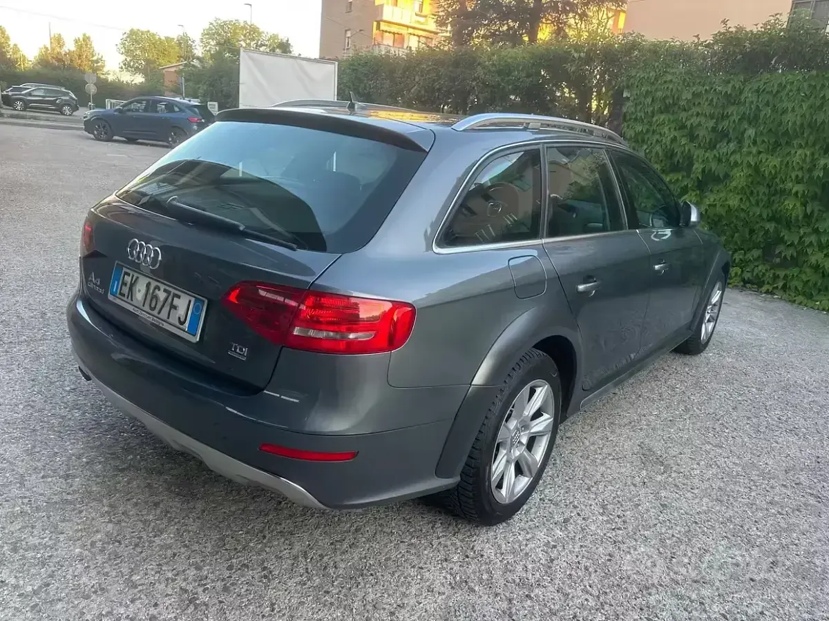 Usata Audi A4 Allroad Advanced 170 CV (125 kW) 2011 Grigio Station wagon