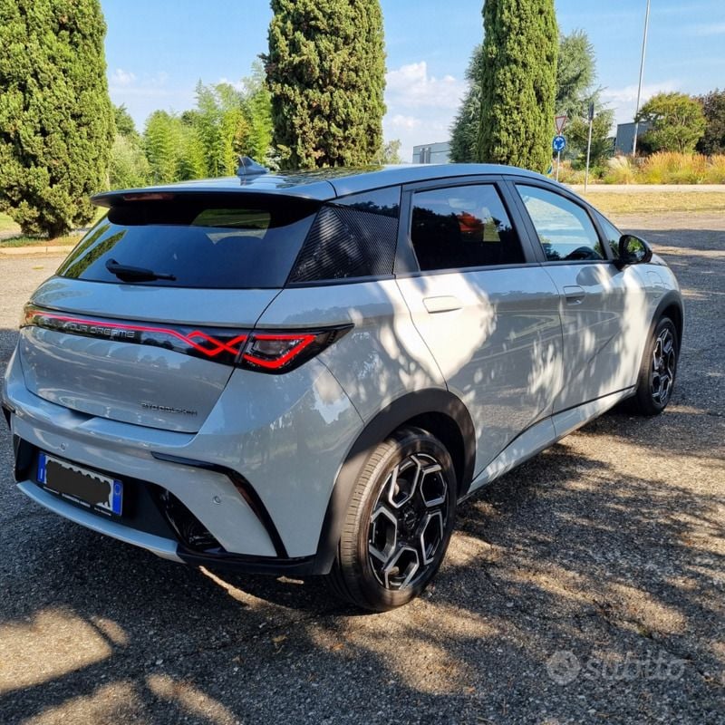 Usata BYD Dolphin Design 64 kW (88 CV) 2024 Grigio Utilitaria