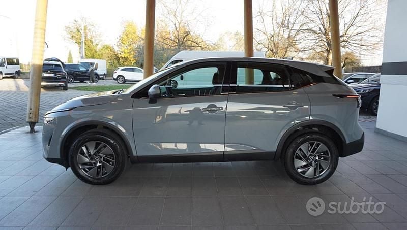 Usata Nissan Qashqai Acenta 158 CV (116 kW) 2025 Grigio SUV
