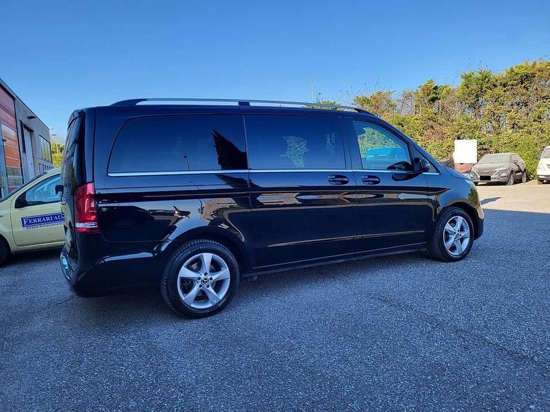 Usata Mercedes V220 Exclusive 163 CV (119 kW) 2021 Schwartz Monovolume