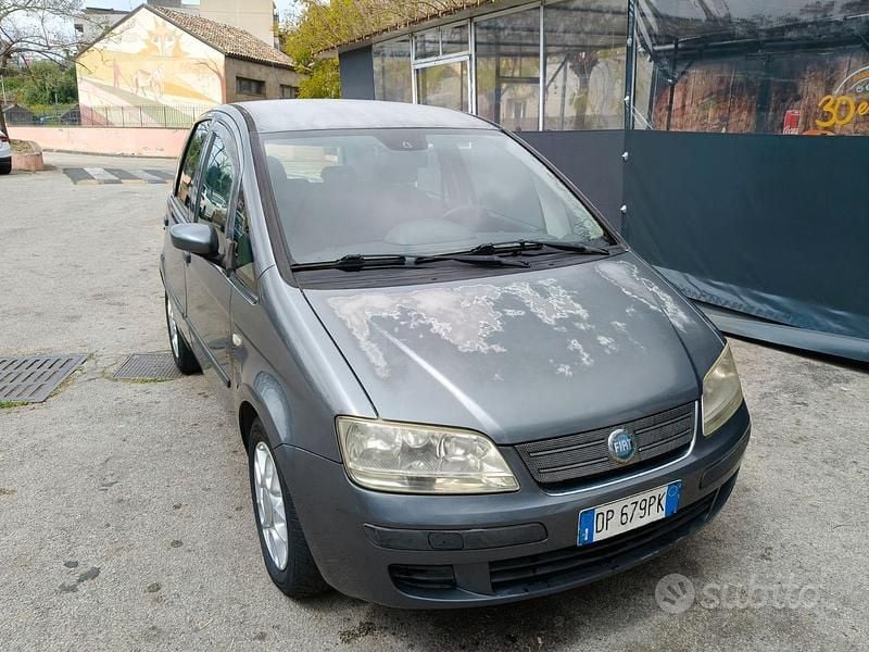 Usata Fiat Idea 70 CV (51 kW) 2008 Grigio Monovolume