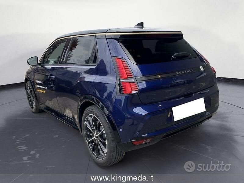 Usata Renault R5 Komfort 77 kW (106 CV) 2024 Blu/azzurro Utilitaria