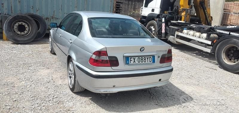 Grigio Usata 2002 BMW 330 Tre volumi | 2800 € (Ottimo prezzo) - Immagine 1/4