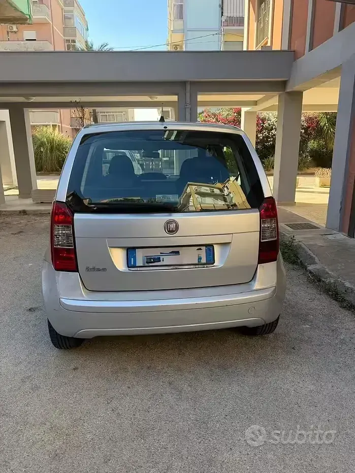 Usata Fiat Idea Dynamic 95 CV (69 kW) 2010 Grigio Monovolume