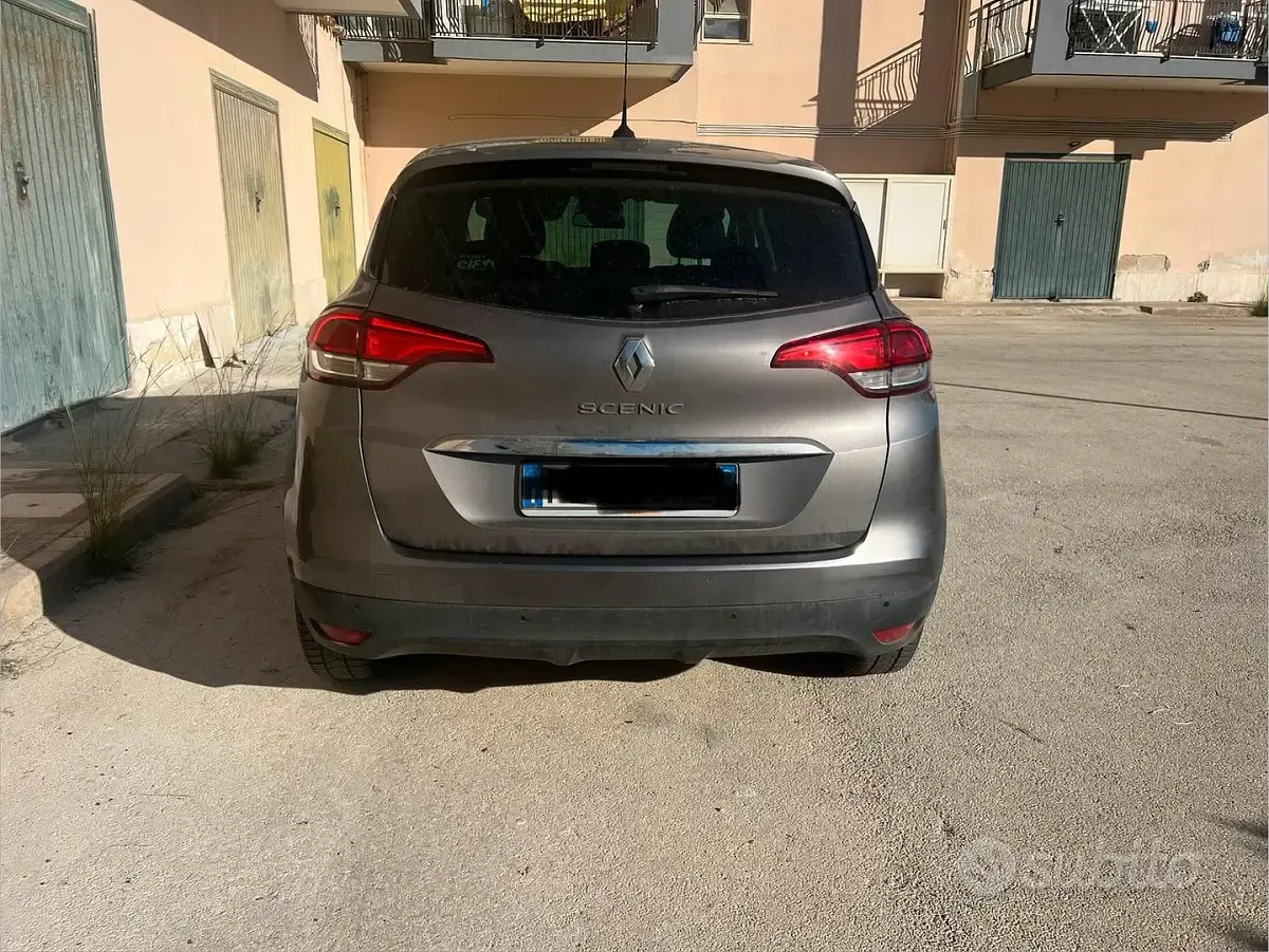 Usata Renault Scénic 130 CV (95 kW) 2016 Grigio Monovolume