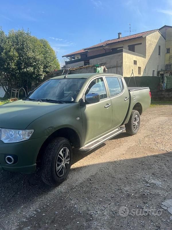 Usata Mitsubishi L200 136 CV (100 kW) 2012 Verde Pick-up
