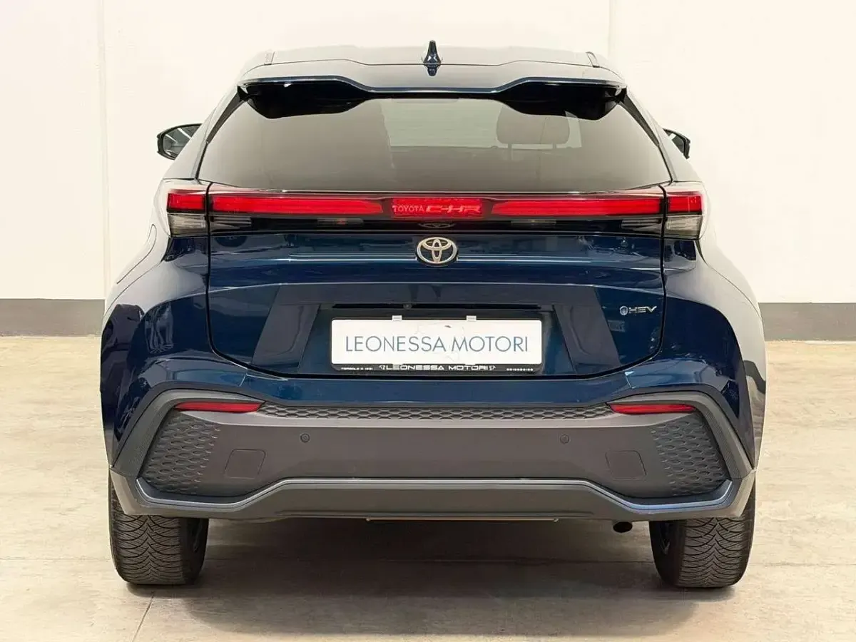 Usata Toyota C-HR Trend 98 CV (72 kW) 2024 Blu/azzurro SUV