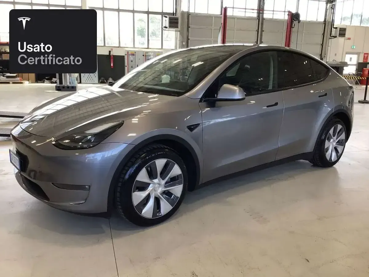 Usata Tesla Model Y Long Range AWD 258 kW (351 CV) 2023 Quicksilver SUV