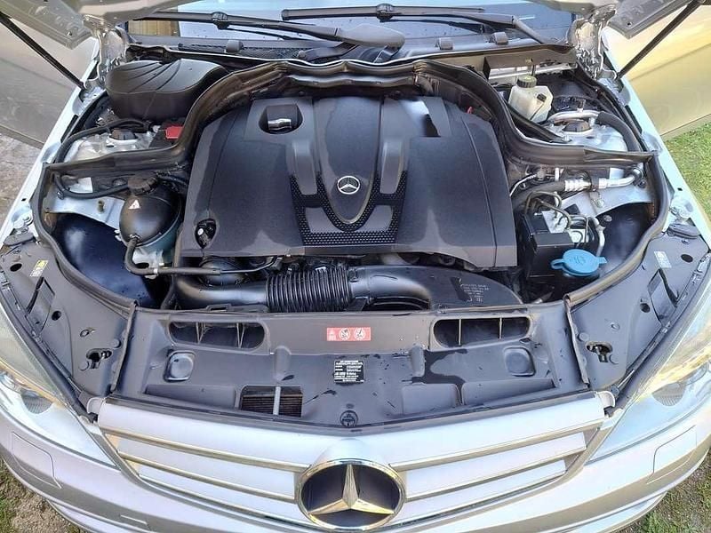 Usata Mercedes C220 Avantgarde 170 CV (125 kW) 2007 Argento Berlina