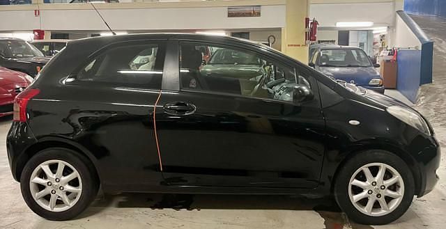 Usata Toyota Yaris Sol 69 CV (50 kW) 2008 Nero Utilitaria