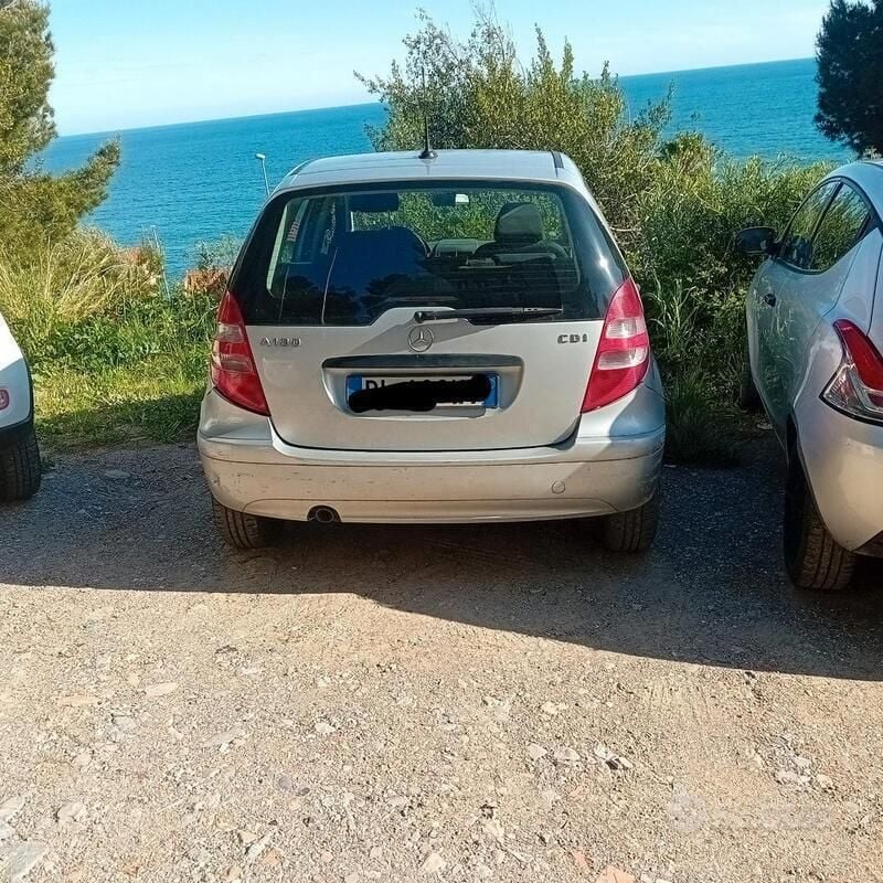 Grigio Usata 2007 Mercedes A200 Utilitaria | 1800 € (Buon prezzo) - Immagine 1/3