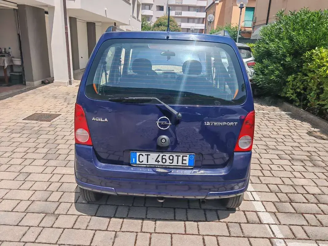 Usata Opel Agila Club 80 CV (58 kW) 2005 Blu/azzurro Monovolume