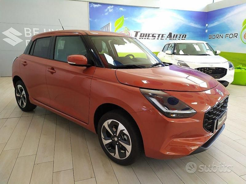 Usata Suzuki Swift 83 CV (61 kW) 2024 Arancione Utilitaria