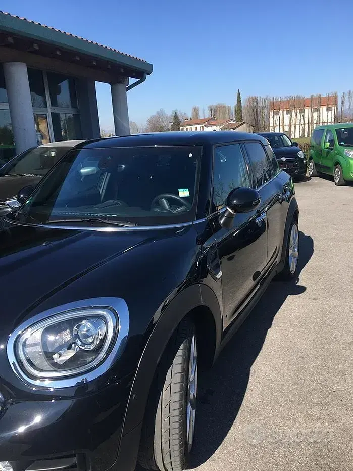 Usata Mini One Countryman 102 CV (75 kW) 2019 Nero SUV