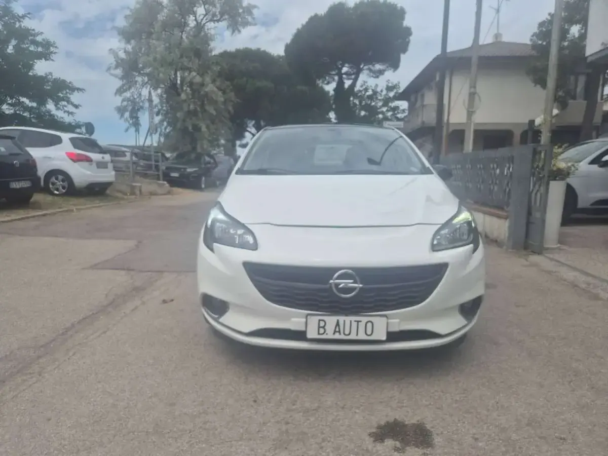 Usata Opel Corsa Cosmo 95 CV (69 kW) 2018 Bianco Utilitaria