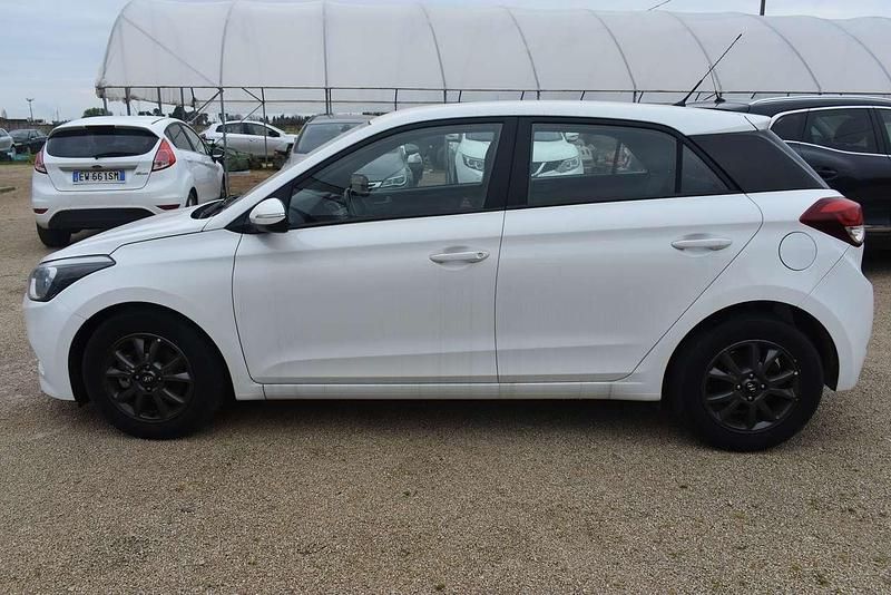Usata Hyundai i20 Classic 75 CV (55 kW) 2017 Bianco Utilitaria