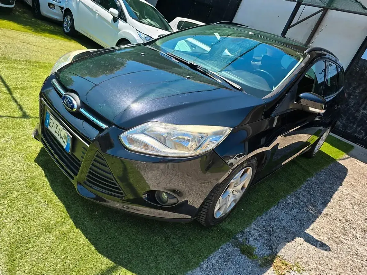 Usata Ford Focus 116 CV (85 kW) 2014 Nero Station wagon